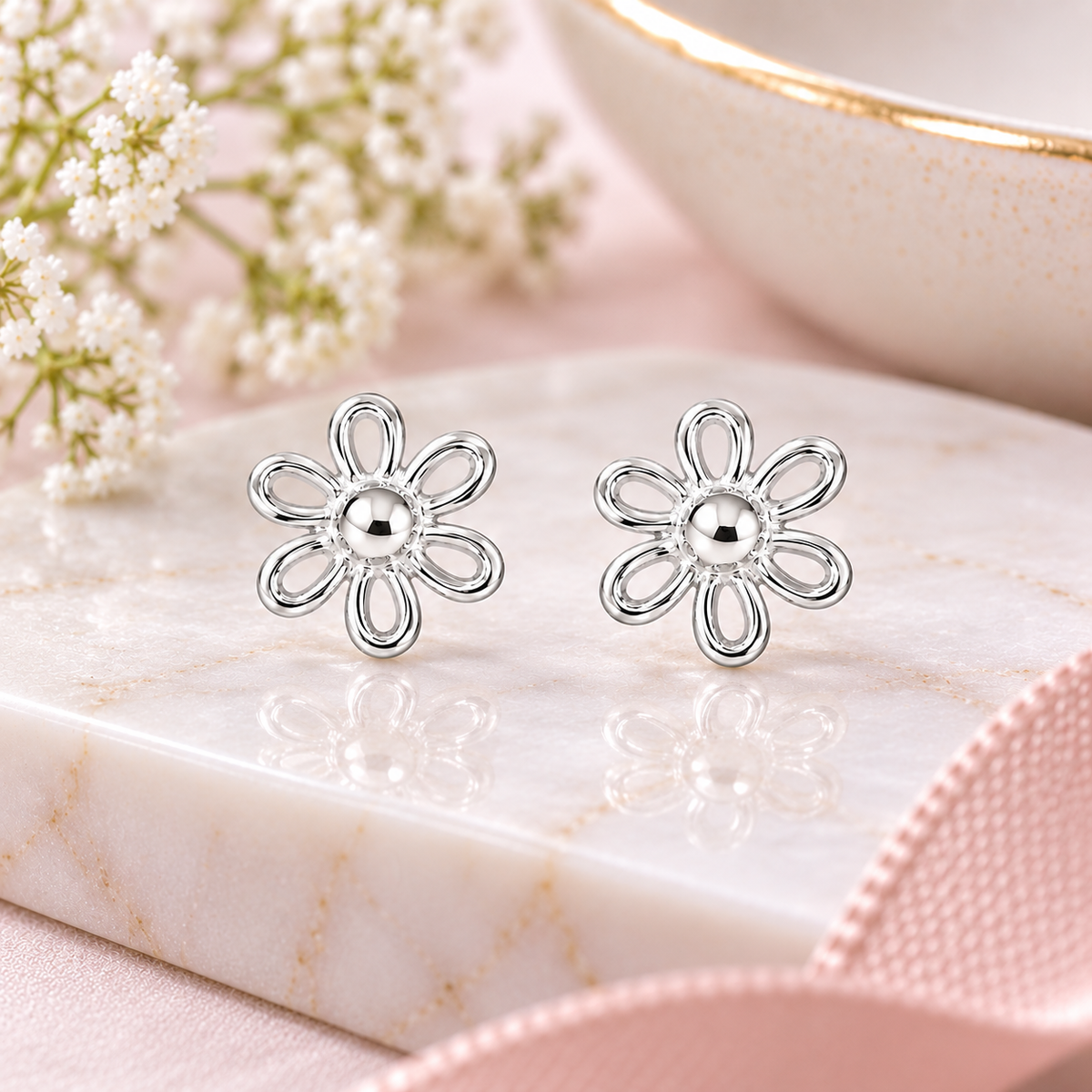 925 Sterling Silver Outline Flower Stud Earrings