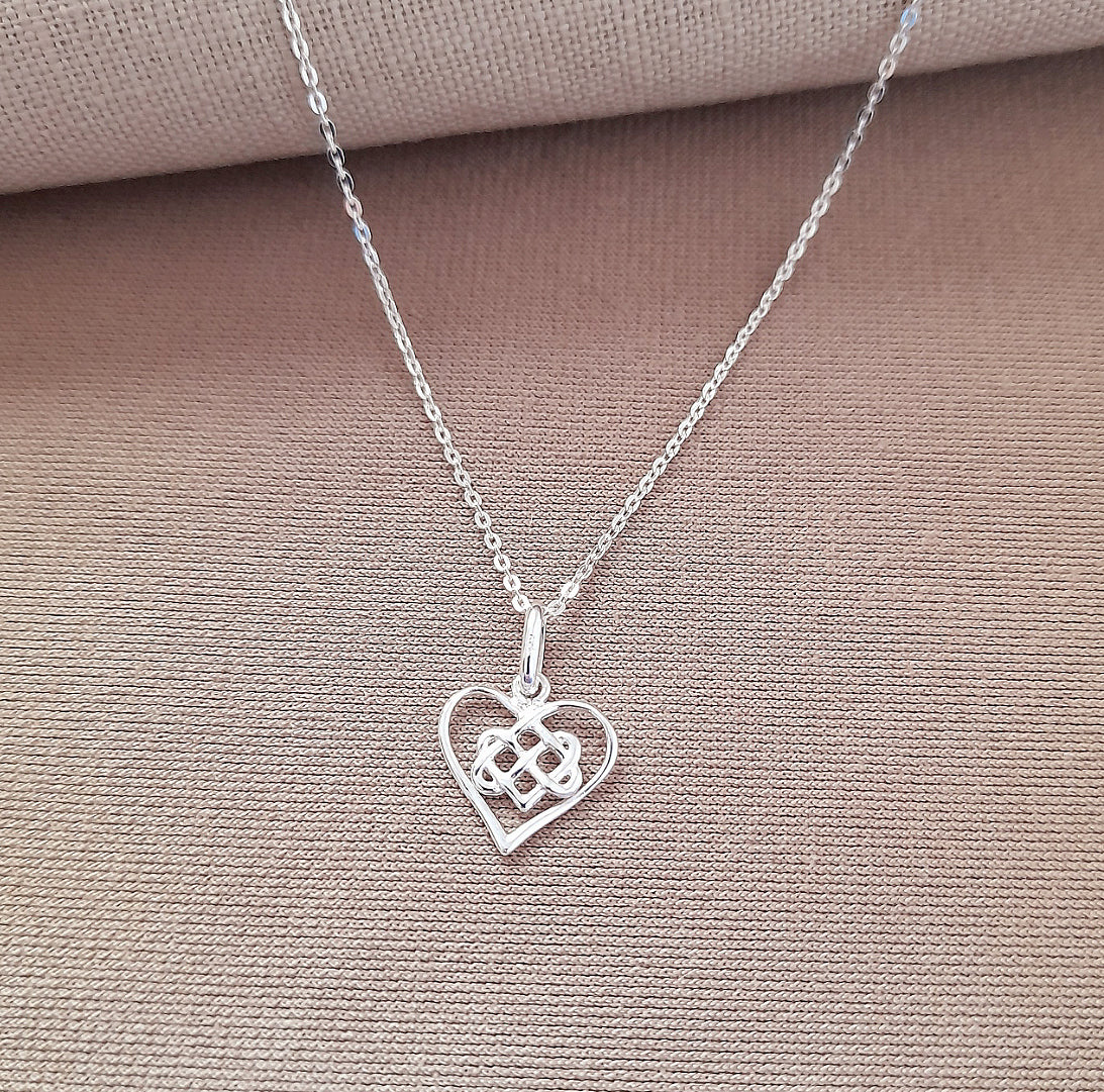 Mother of the Groom Infinity Knot Necklace in Sterling Silver 925, Personalised Jewellery Gift