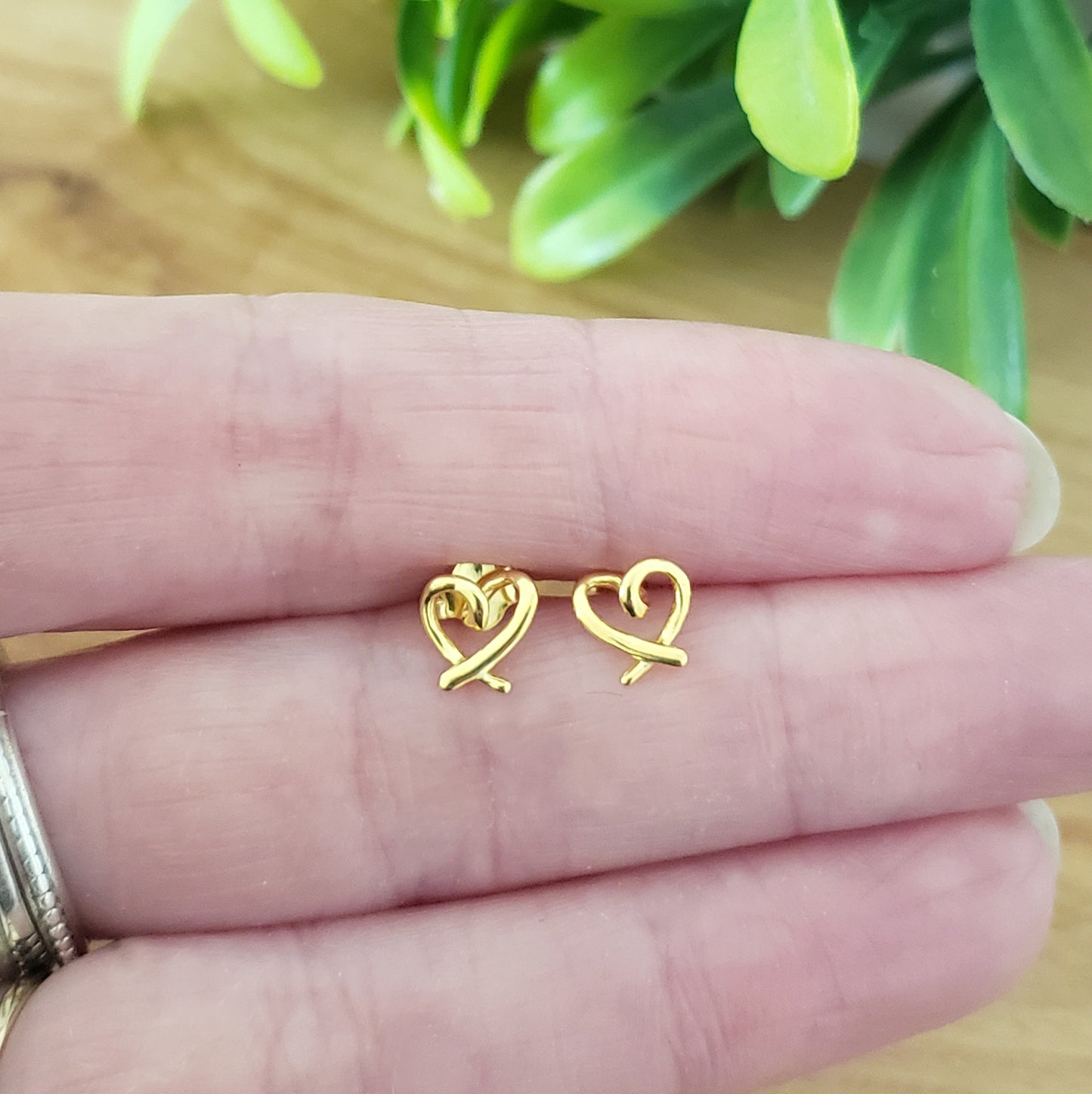 18ct Yellow Gold Plated Sterling Silver Ribbon Heart Stud Earrings | Elegant Jewellery Gift